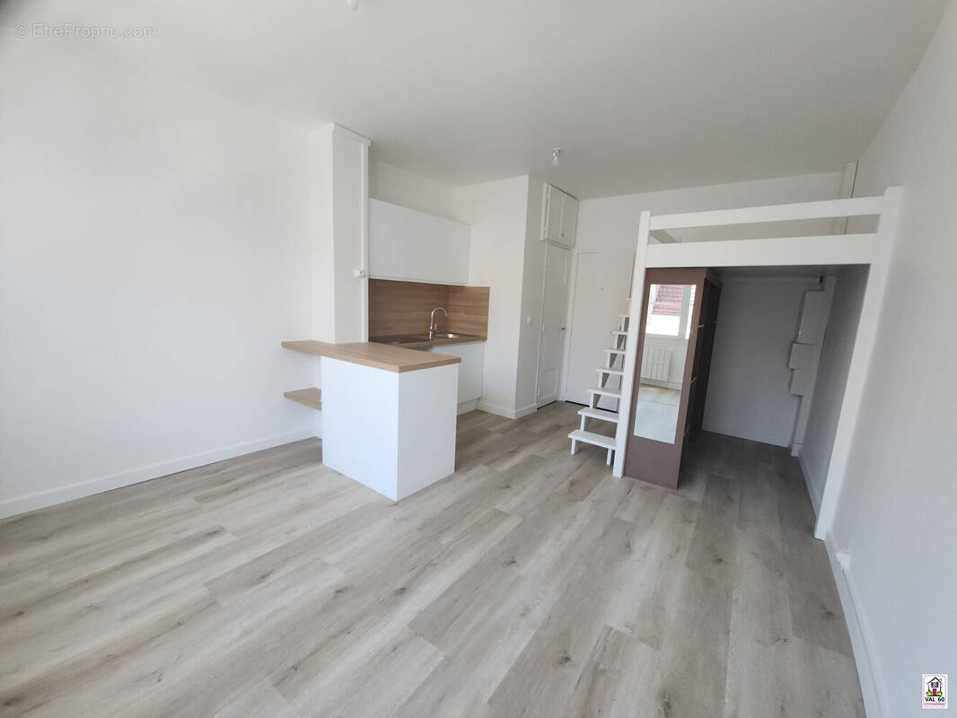Appartement 21 m² à Clermont  - photo 1