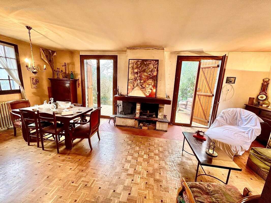 Maison à COMBS-LA-VILLE