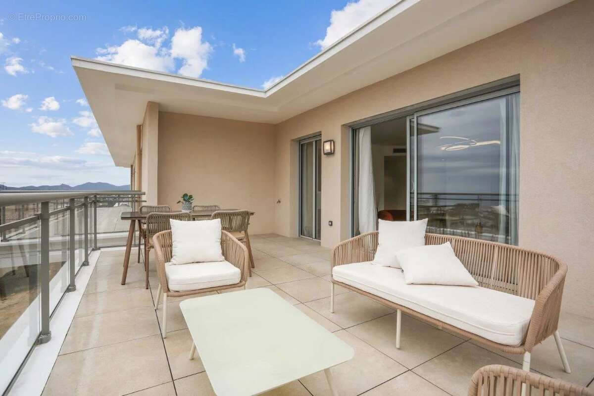 Appartement à LE CANNET