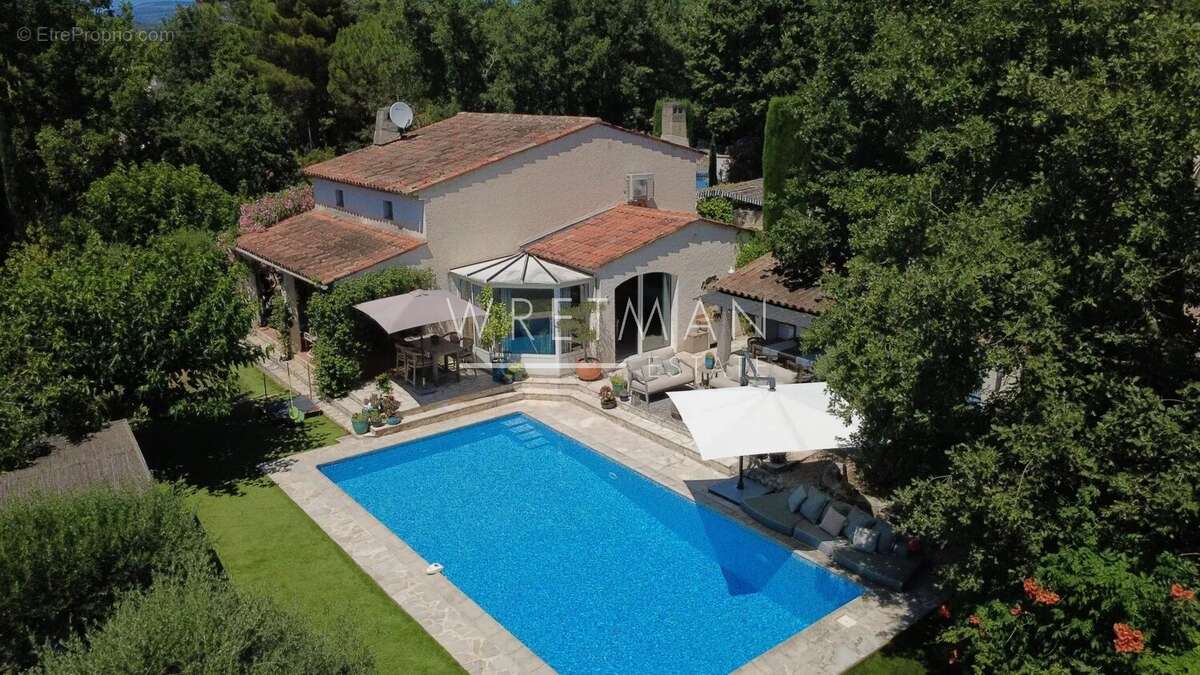 Villa rénovée avec piscine - Callian - photo 11