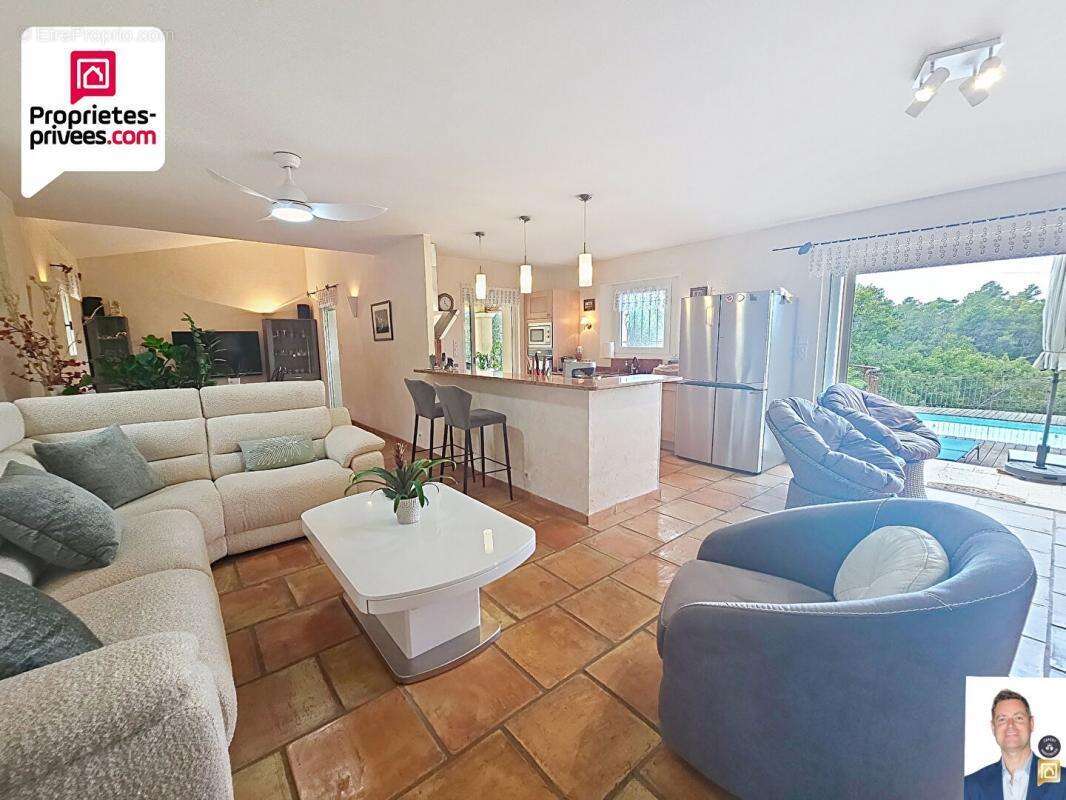 Maison à SAINT-CEZAIRE-SUR-SIAGNE