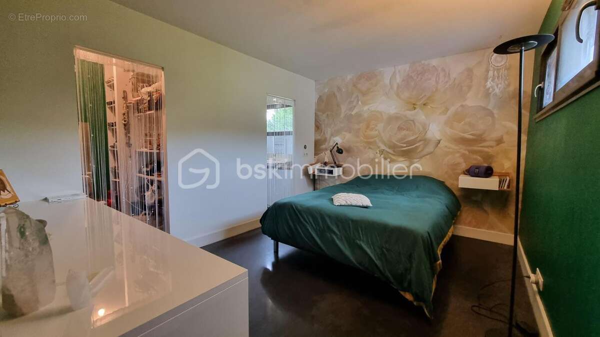 Maison à BUSSAC-SUR-CHARENTE