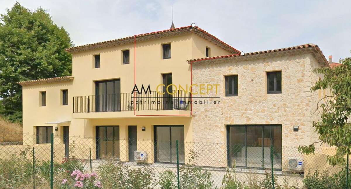 Appartement à CHATEAUNEUF-VILLEVIEILLE