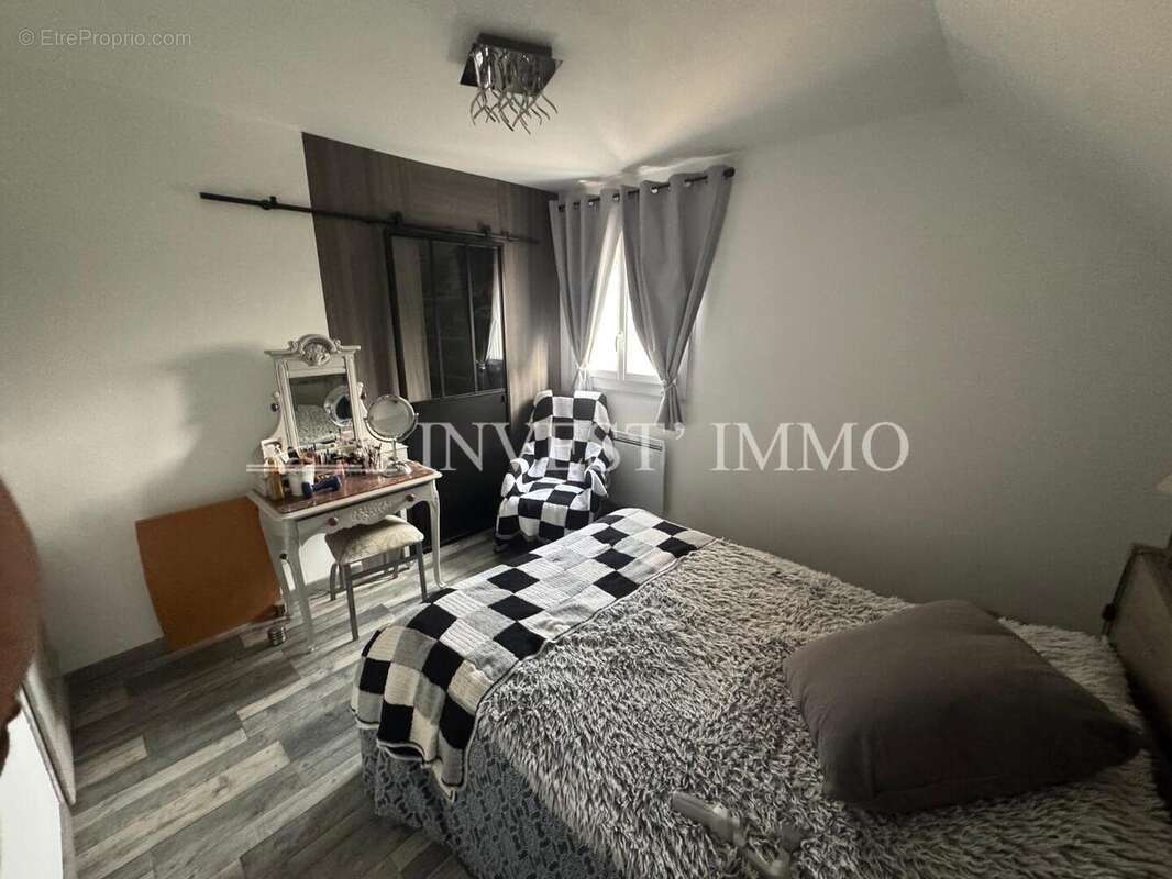 tempImageZ33b1v - Maison à CAUFFRY