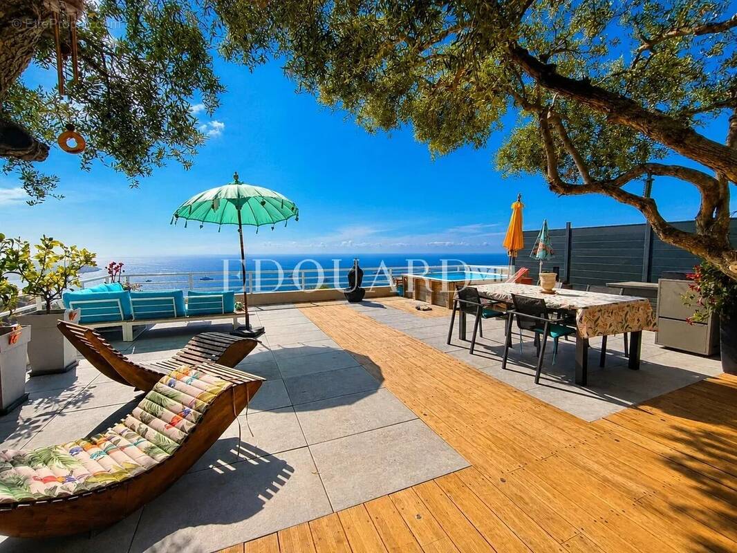 Appartement à ROQUEBRUNE-CAP-MARTIN