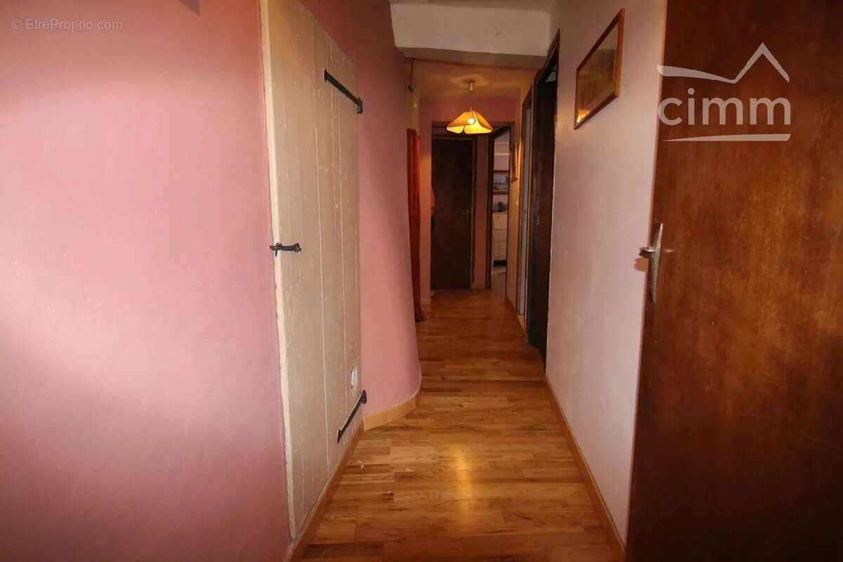 A vendre une maison de 150m² habitables avec un un jardin et une source - photo 19