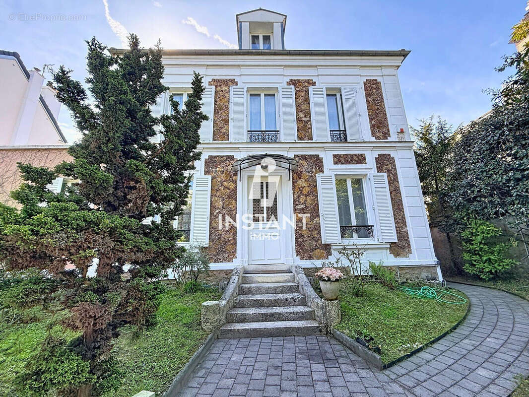 Maison à LE PERREUX-SUR-MARNE