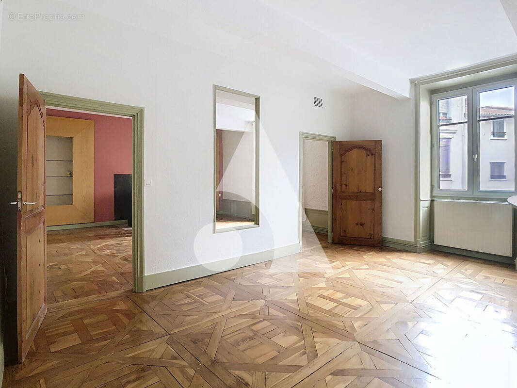 Appartement à SAINT-SYMPHORIEN-SUR-COISE