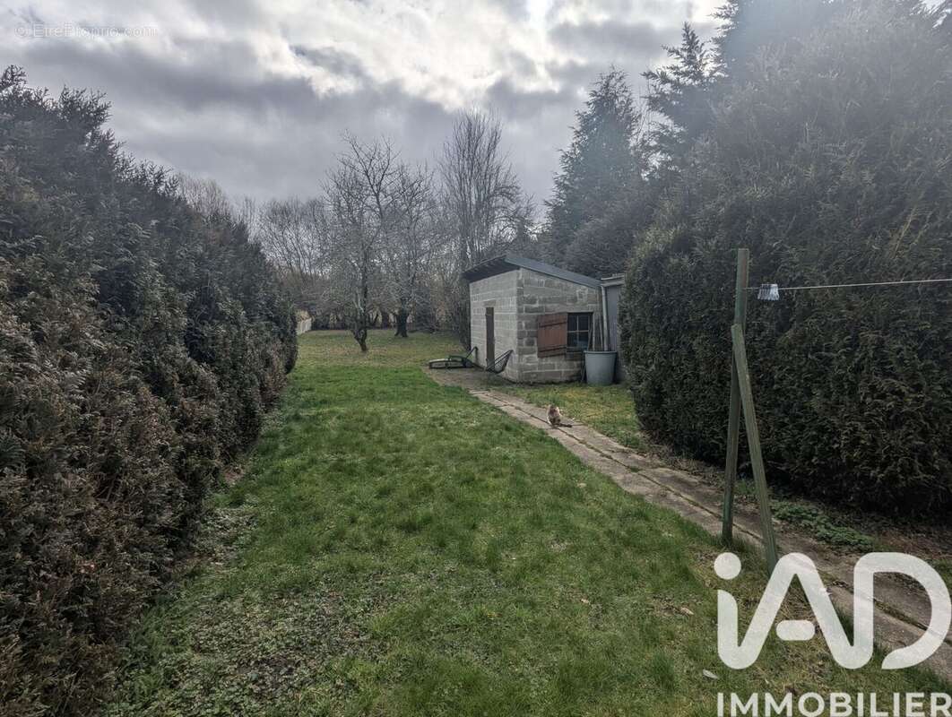 Maison 60 m² à Lavaveix-Les-Mines  - photo 7