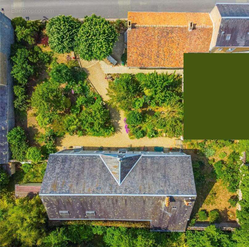 Maison à FRESNAY-SUR-SARTHE