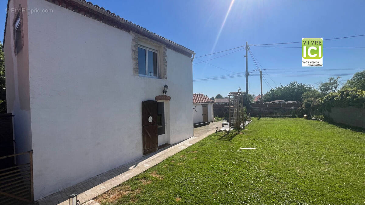 Maison à LA VARENNE