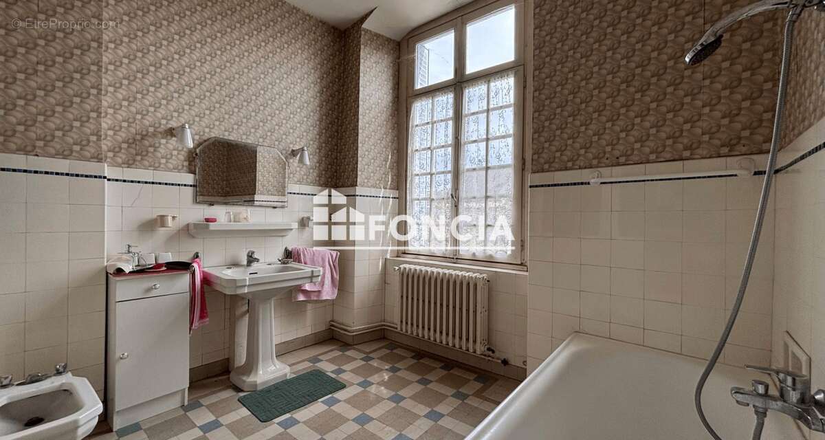 Maison à CORMERY