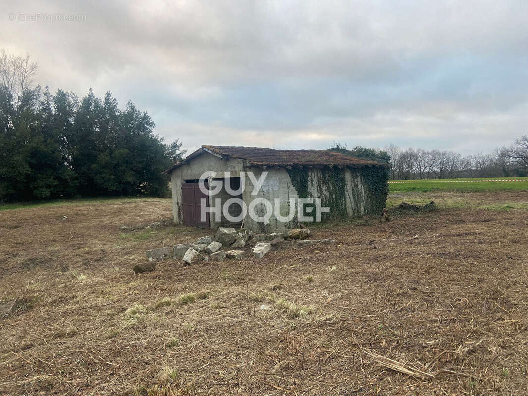 Terrain à SAULT-DE-NAVAILLES