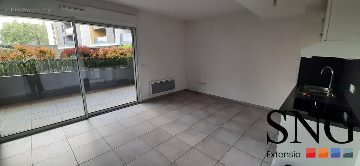 Cuisine - Appartement à SAINT-JEAN-DE-VEDAS