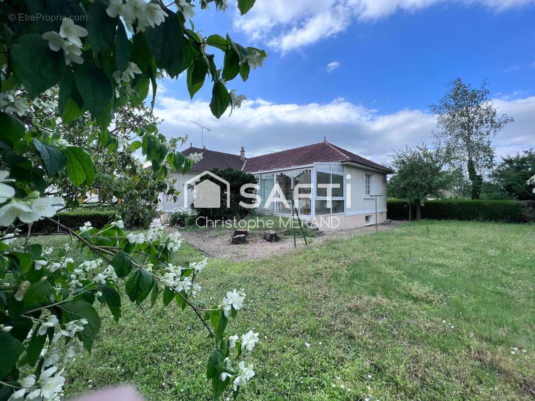 Photo 4 - Maison à LES ORMES