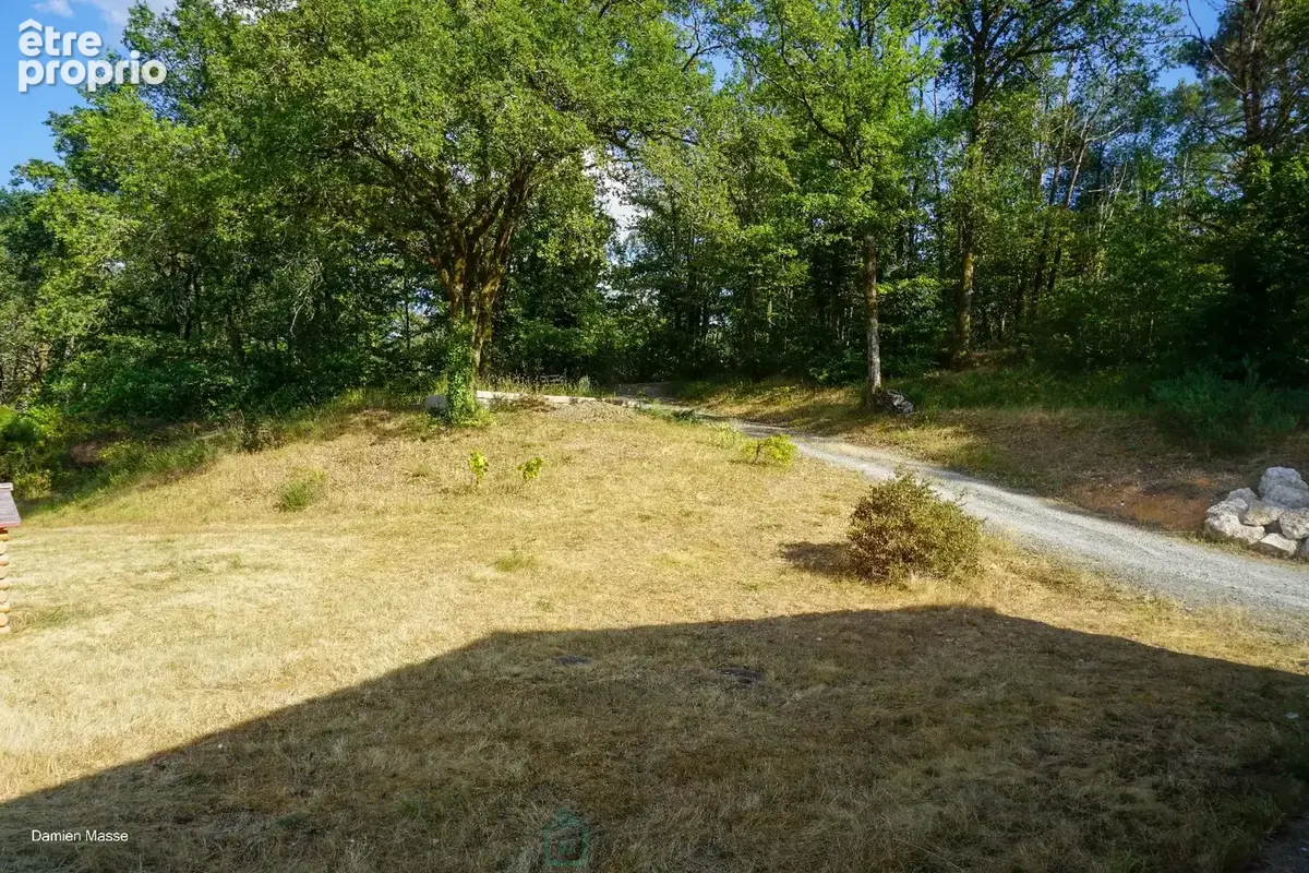 Villa contemporaine construite selon les normes techniques environnementales dans le coeur du Périgord vert. - photo 5
