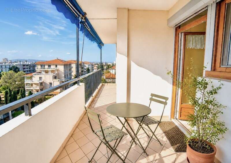 Appartement à BRON