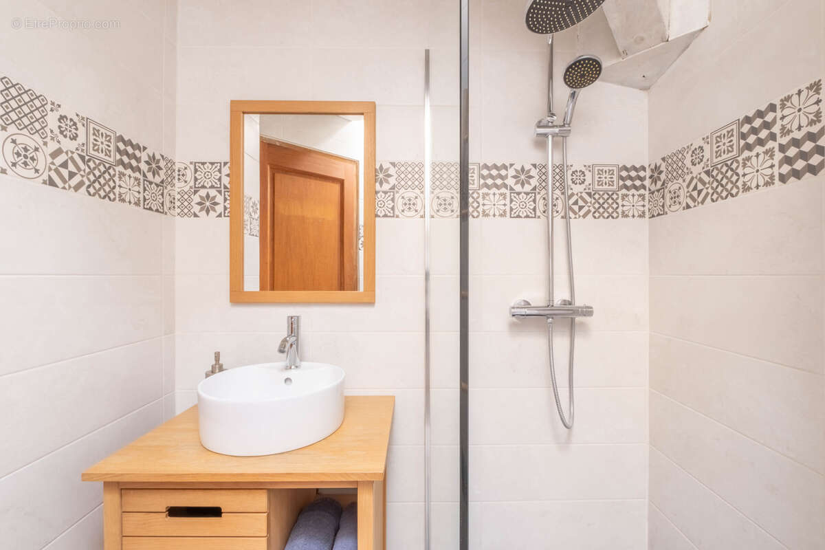 Maison à CABRIERES-D'AVIGNON