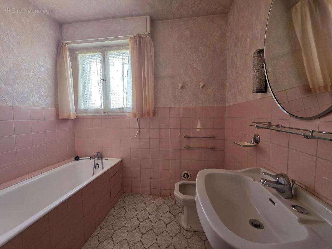 Maison à L&#039;ISLE-SUR-LE-DOUBS