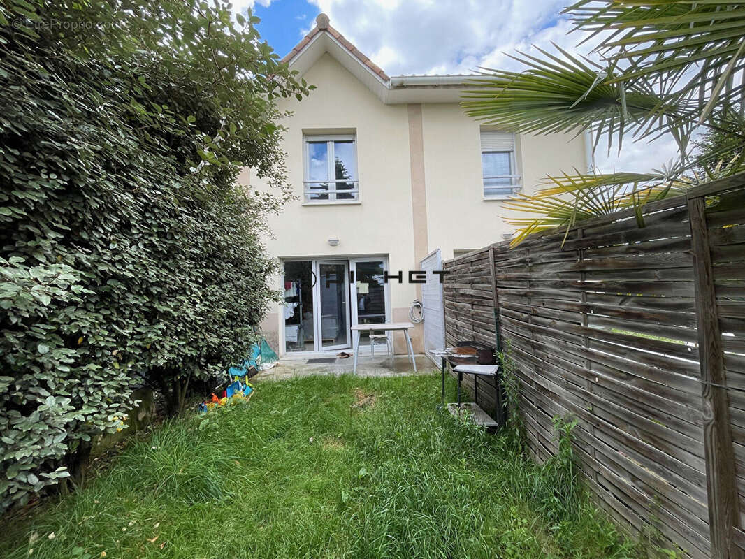 Maison à MONTREJEAU