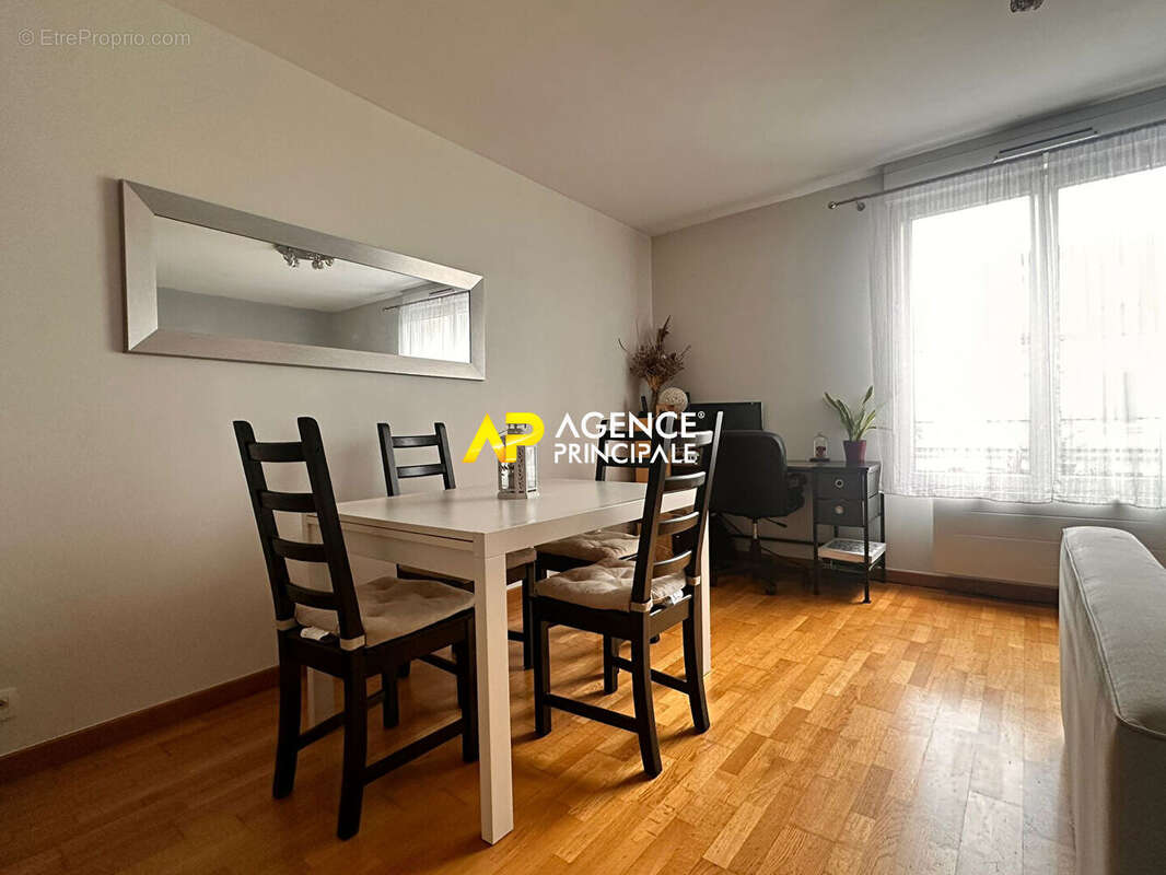 Appartement à SARTROUVILLE