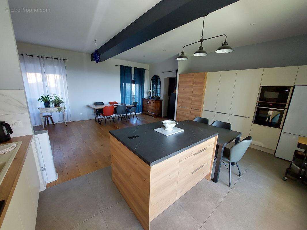 Appartement à MORNANT