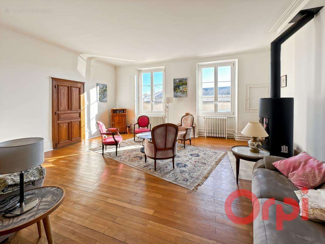 Maison à SAINT-AMAND-MONTROND