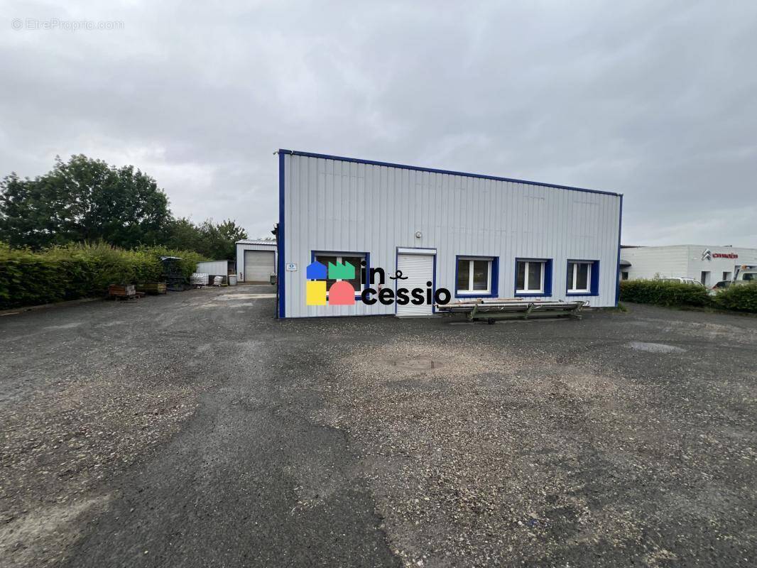 Commerce à VIBRAYE