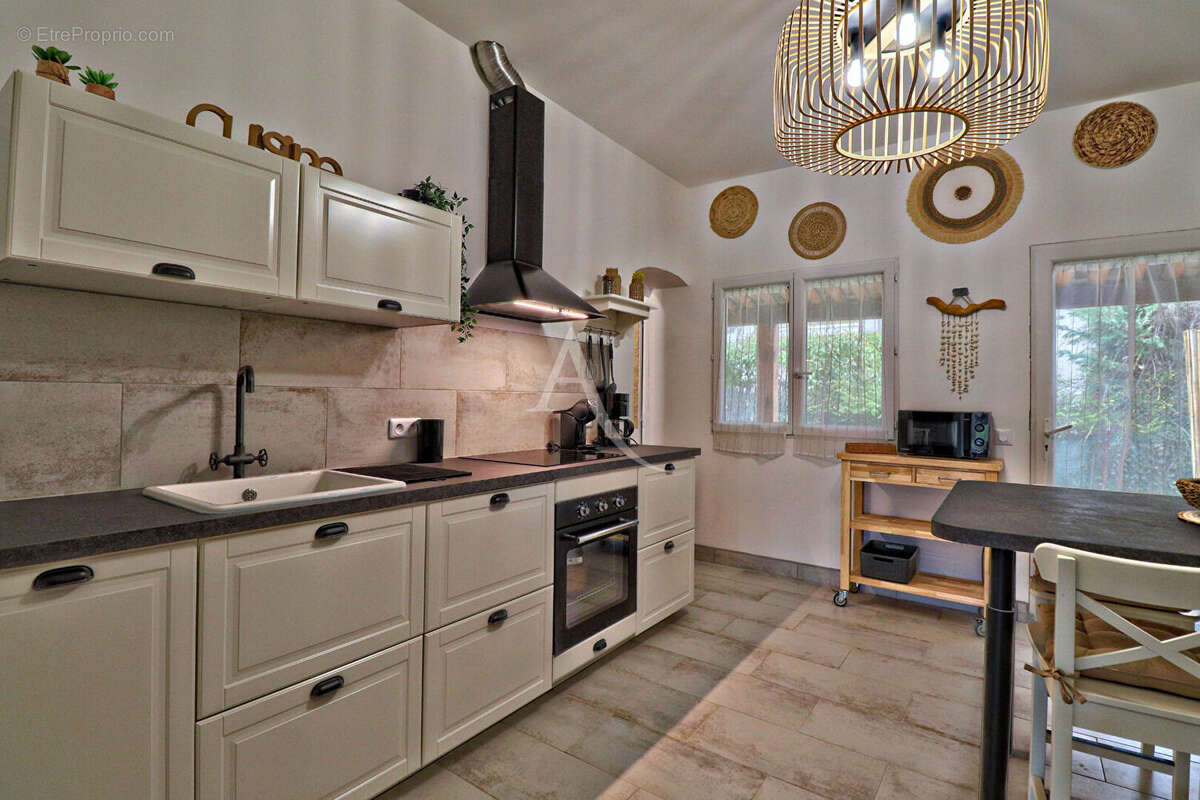 Maison à GREOUX-LES-BAINS