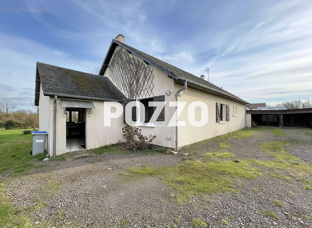 Maison à SAINT-PLANCHERS