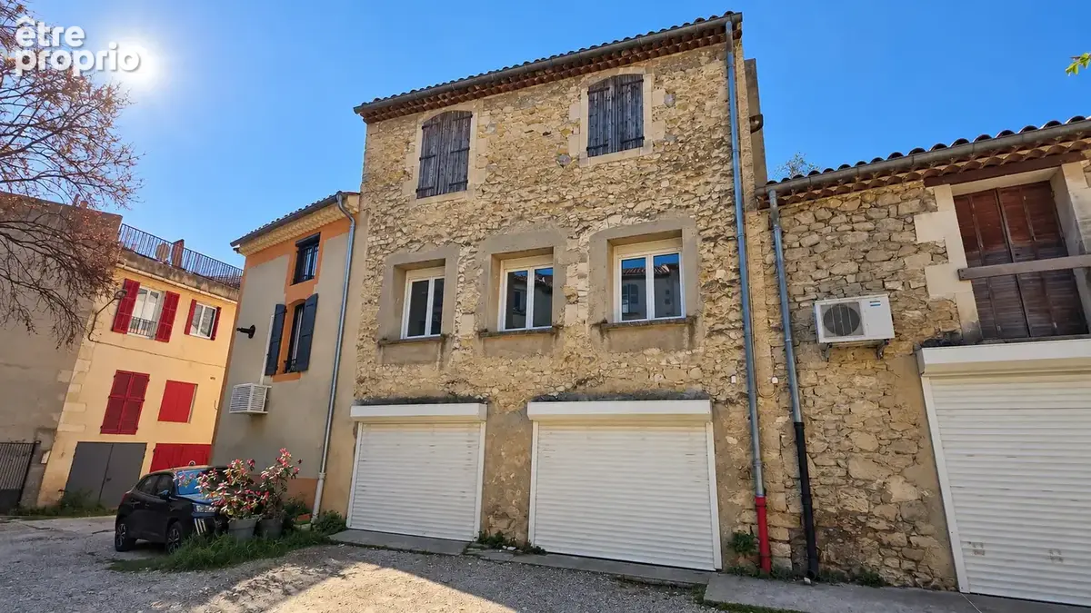 Maison de village 147 m2 avec 3 garages et 155 m2 de combles aménageables - photo 2