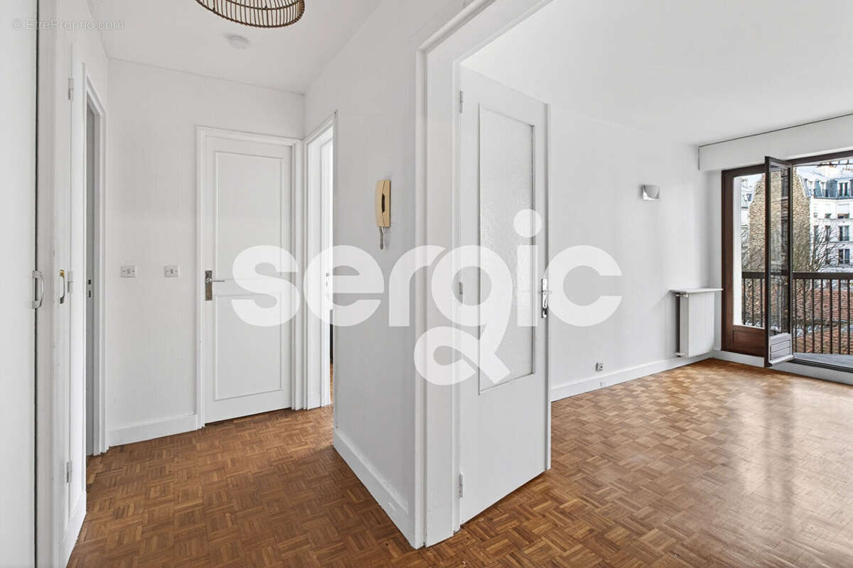 Appartement à PARIS-11E