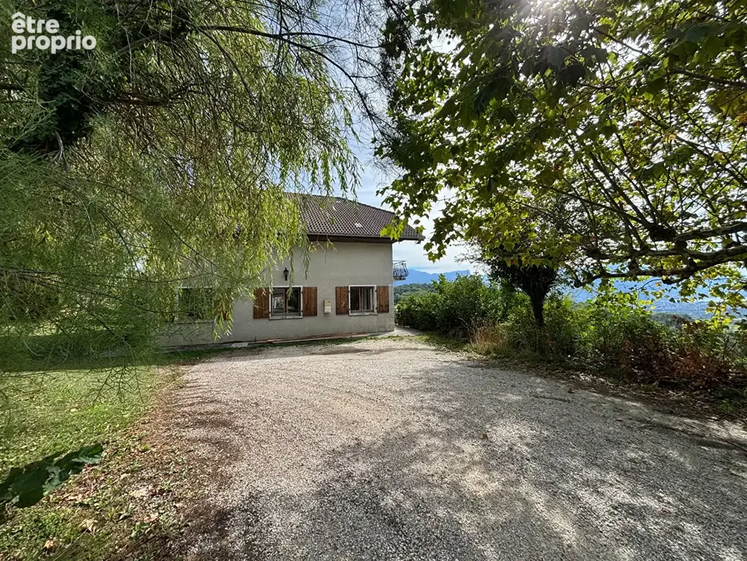 Maison à rénover avec vue lac et montagnes - photo 2
