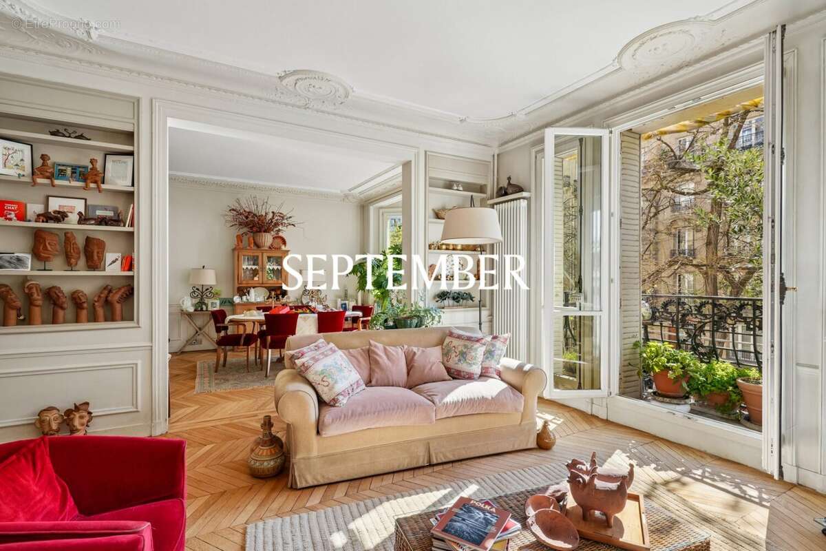 Appartement à PARIS-7E