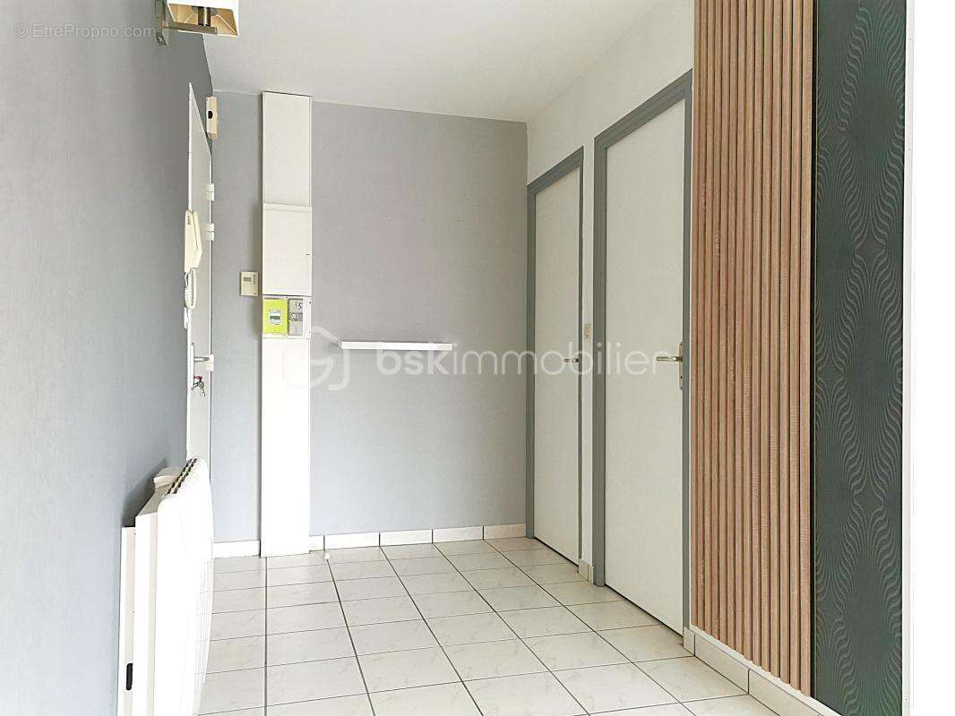 Appartement à LES PONTS-DE-CE
