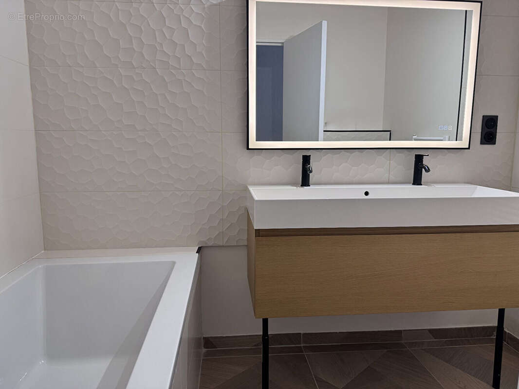 Maison à VILLENEUVE-LES-AVIGNON