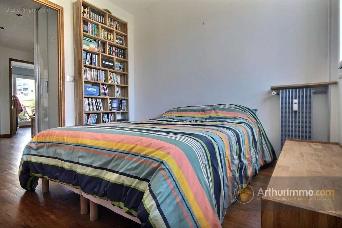 Appartement à CHARENTON-LE-PONT