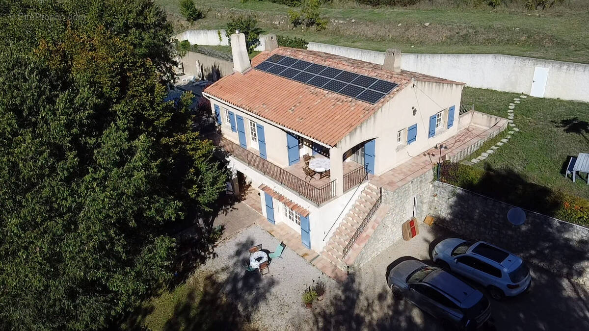 Maison à ARTIGNOSC-SUR-VERDON
