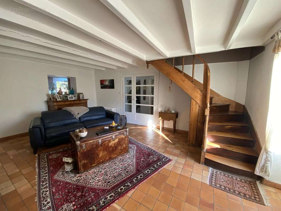 Maison à FONTAINE-LE-COMTE
