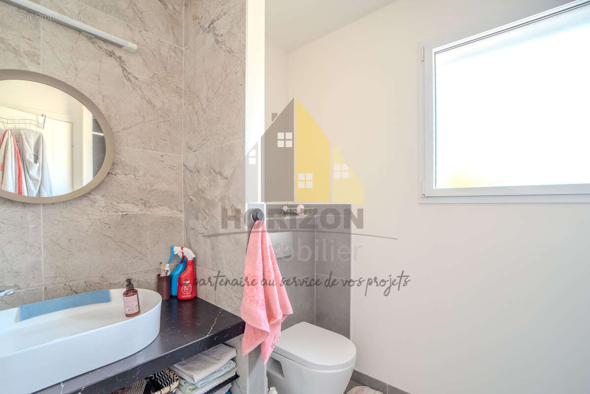 Maison à MESSIA-SUR-SORNE