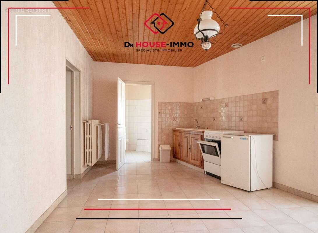 Maison 207 m² à Le Langon  - photo 7