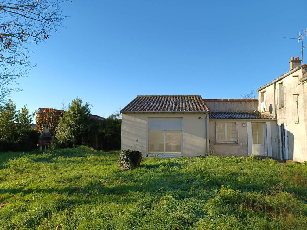 Maison à NUEIL-LES-AUBIERS