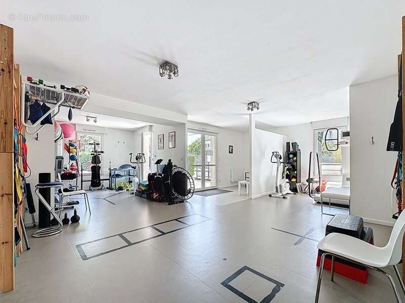 Commerce à SAINT-CYR-SUR-LOIRE