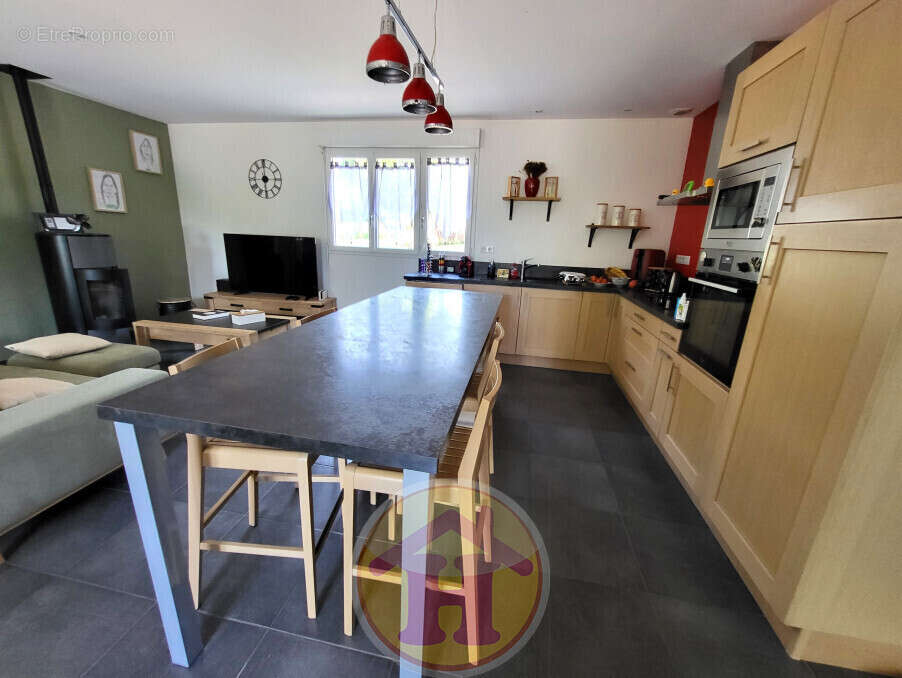 Maison à SAINT-JUNIEN