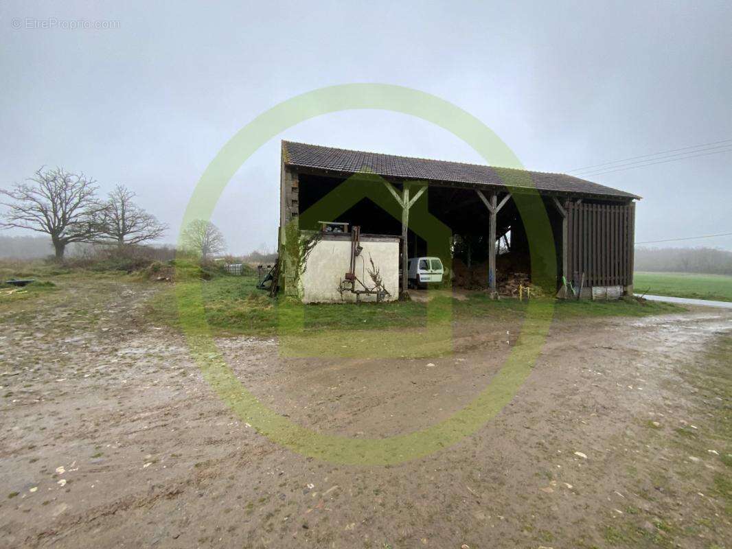 Maison à LIGNEROLLES