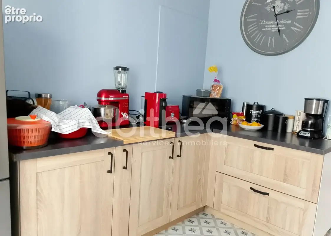 Maison de ville de 97 m2 au centre de  Roumazieres-Loubert 5 pièce(s) et terrain - photo 4