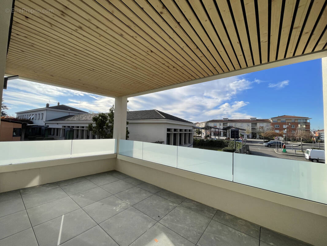 Appartement à LA TOUR-DE-SALVAGNY