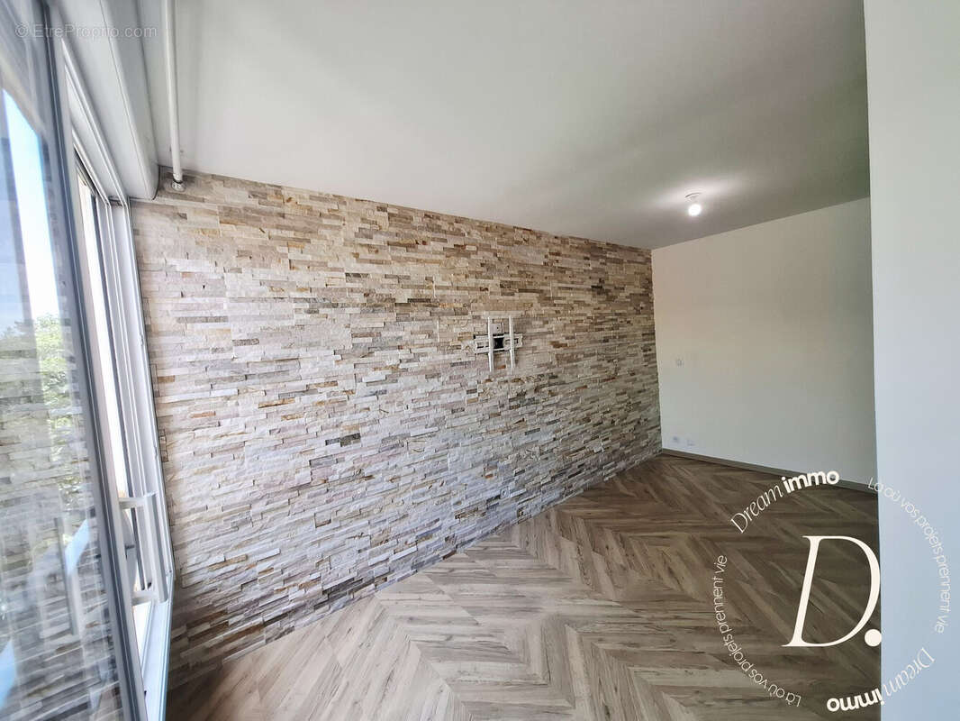 Appartement à MAUGUIO