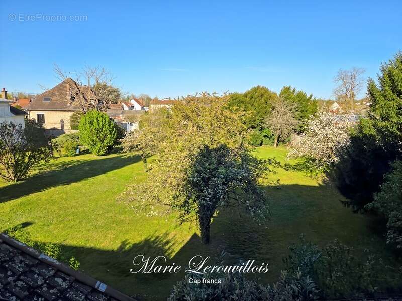 Appartement à SAINT-JULIEN-LES-VILLAS