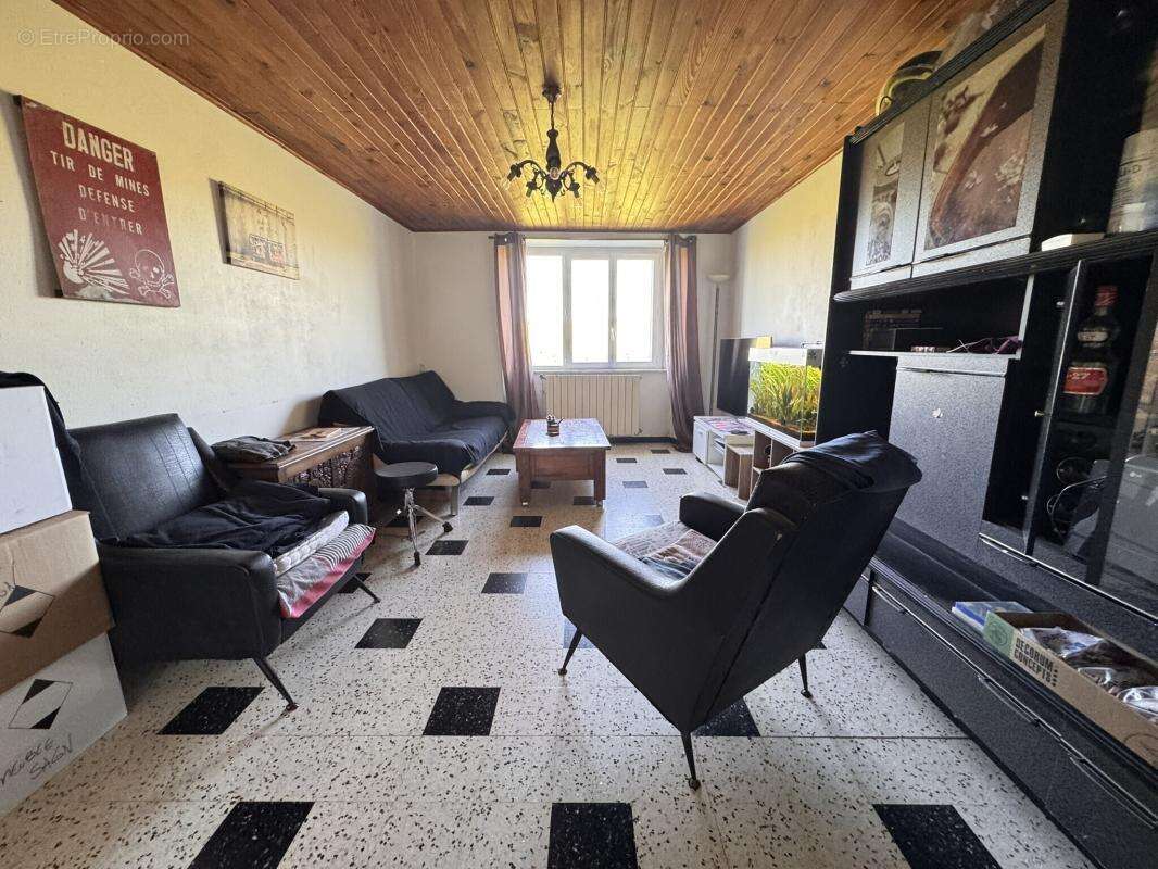 Maison à SAINT-JULIA